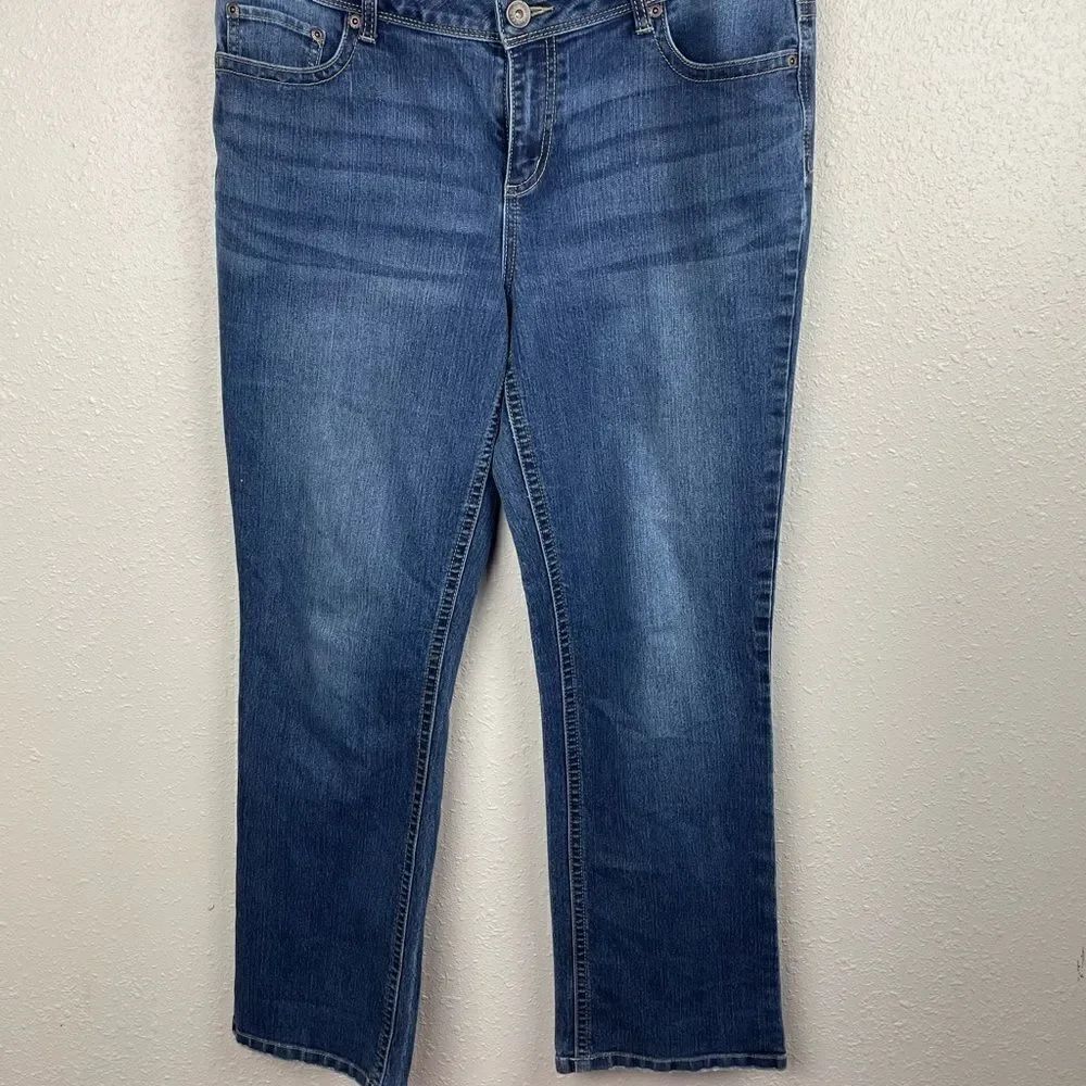 Pre-Owed Maurices Womens Jeans Size 13/14 Short